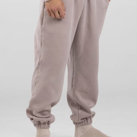 Comfrt Signature Sweatpants in Bark - Picture 2 of 6